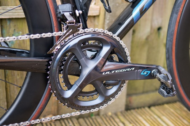 A Shimano Ultegra R8000 crankset with Dura-Ace Di2 R9200 front derailleur