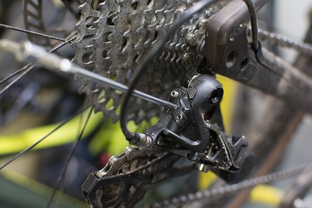 Ekar derailleur limit and B screws